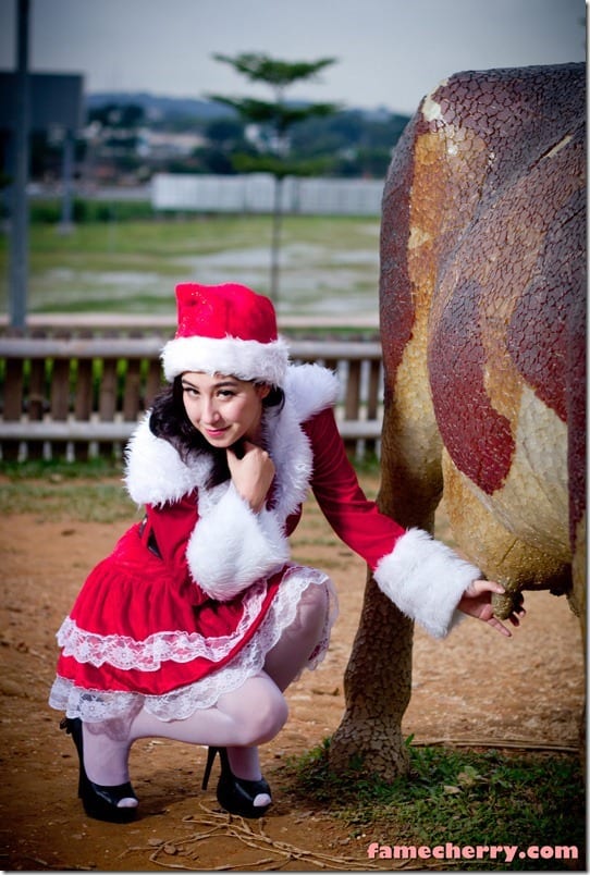 IMG 6929 thumb Christmas Shoot : Mischievous Santarina ~ Calista Leah Liew