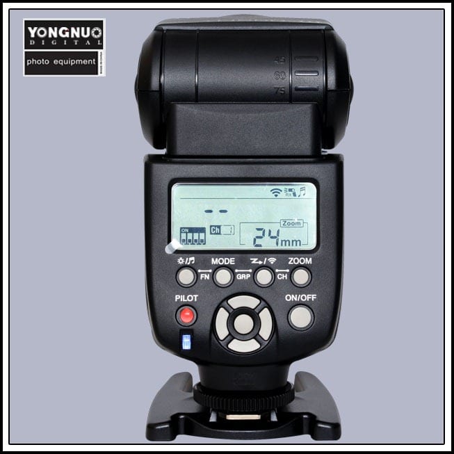 Essential Studio Equipment : YongNuo YN-560 III Speedlight