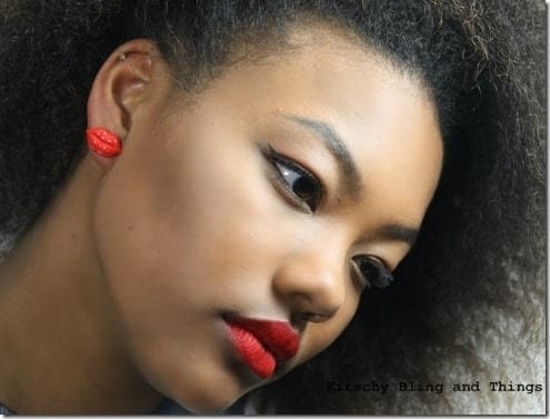 red-lips-stud-earrings