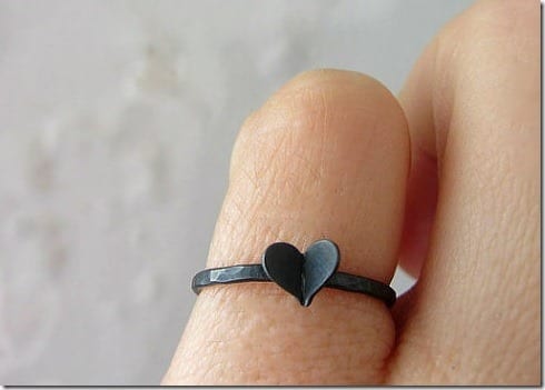 black-heart-ring