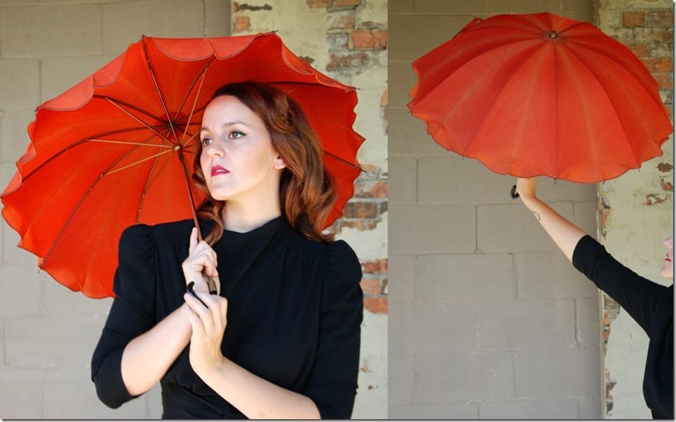 vintage-40s-scallop-poppy-red-umbrella