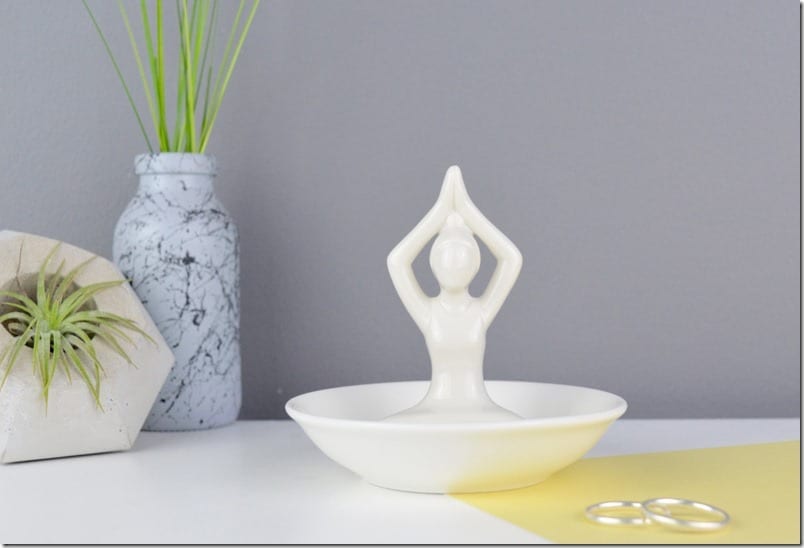 white-ceramic-yoga-ring-dish