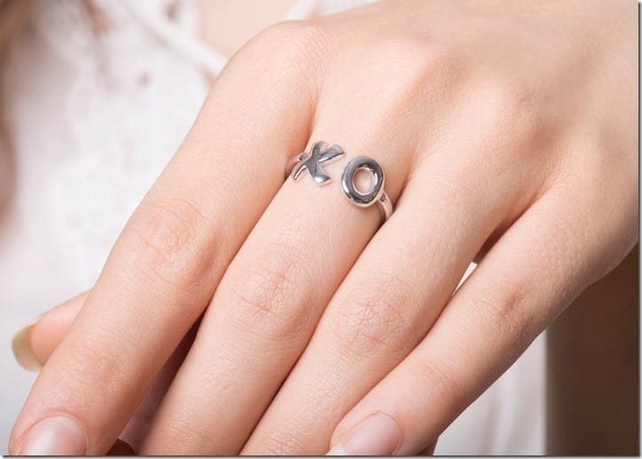 hug-kiss-xo-ring