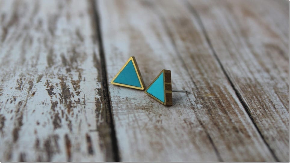 brass-frame-turquoise-triangle-earrings