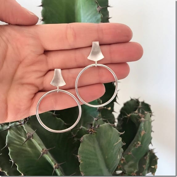 minimalist-silver-hoop-earrings