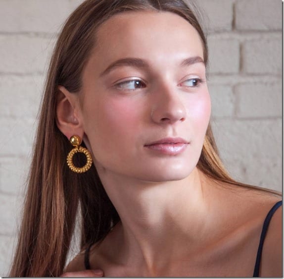 vintage-80s-doorknocker-hoop-earrings