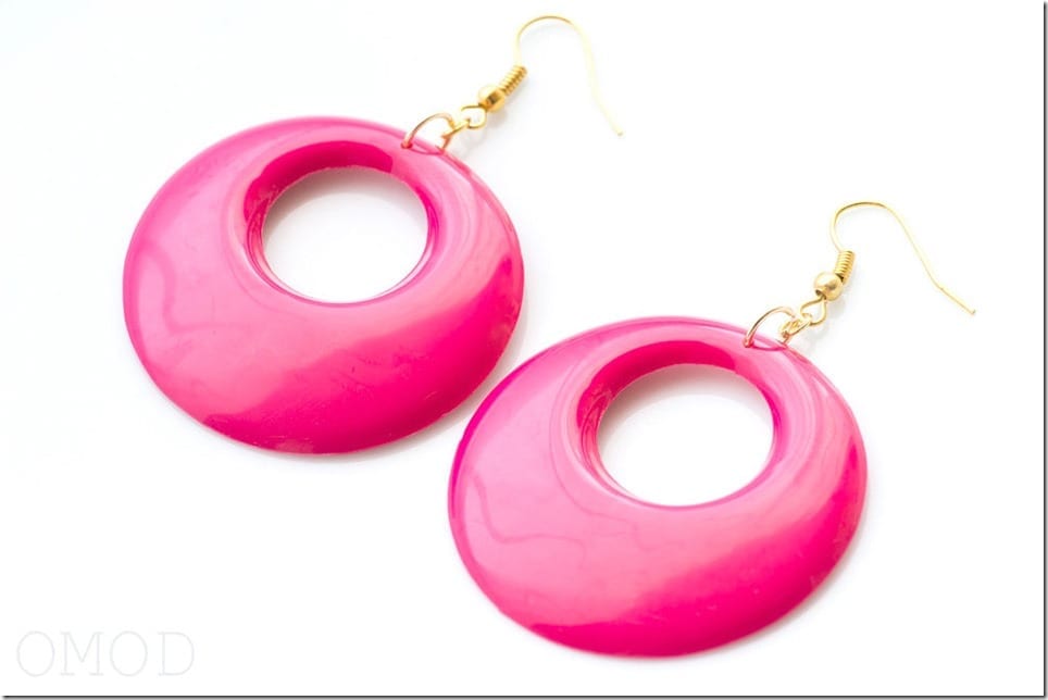 60s-style-fuchsia-pink-hoop-earrings
