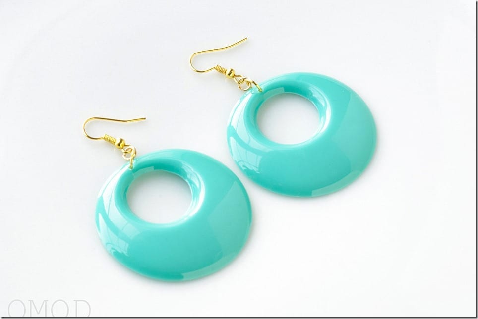 60s-style-turquoise-hoop-earrings