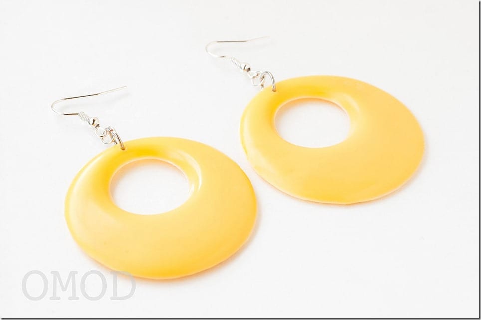 60s-style-yellow-hoop-earrings