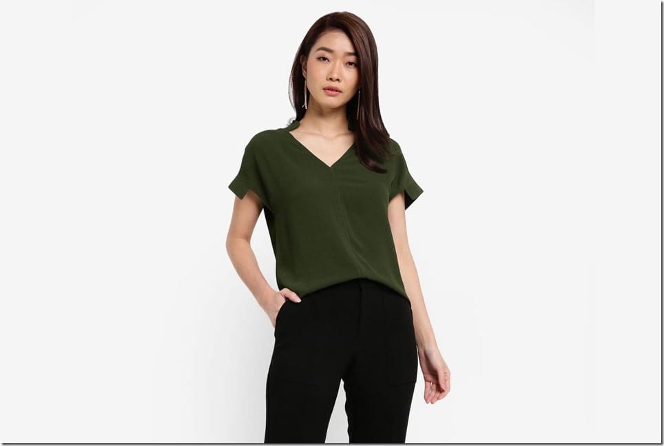 Minimalist V-Neck Top With Signature Sleeve Style