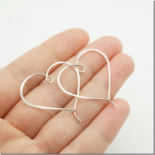 chic-curvy-heart-hoop-earrings