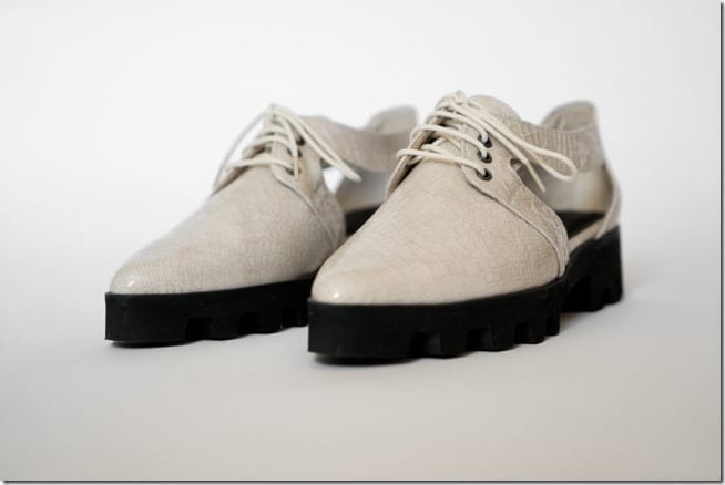 Edgy Leather Oxford Shoes With A Cut Out Statement