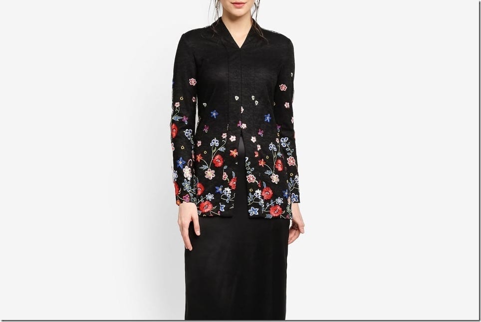 The Black Floral Kebaya Styles For A Dark Festive Raya 2018 OOTD