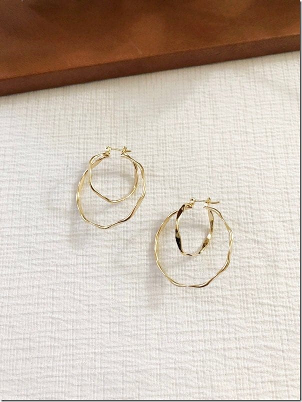 Fashionista NOW: Curvy And Wavy Earrings For Your Ears