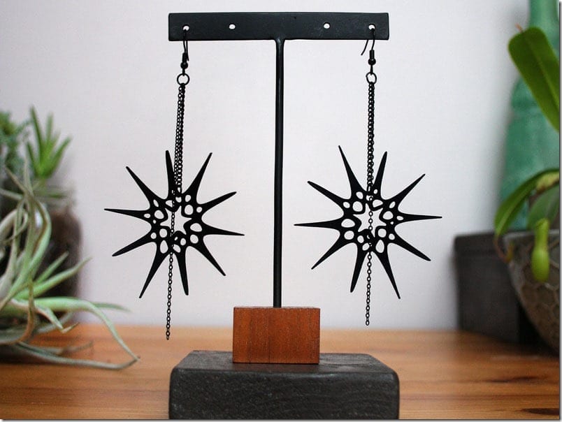 black-spiky-star-earrings