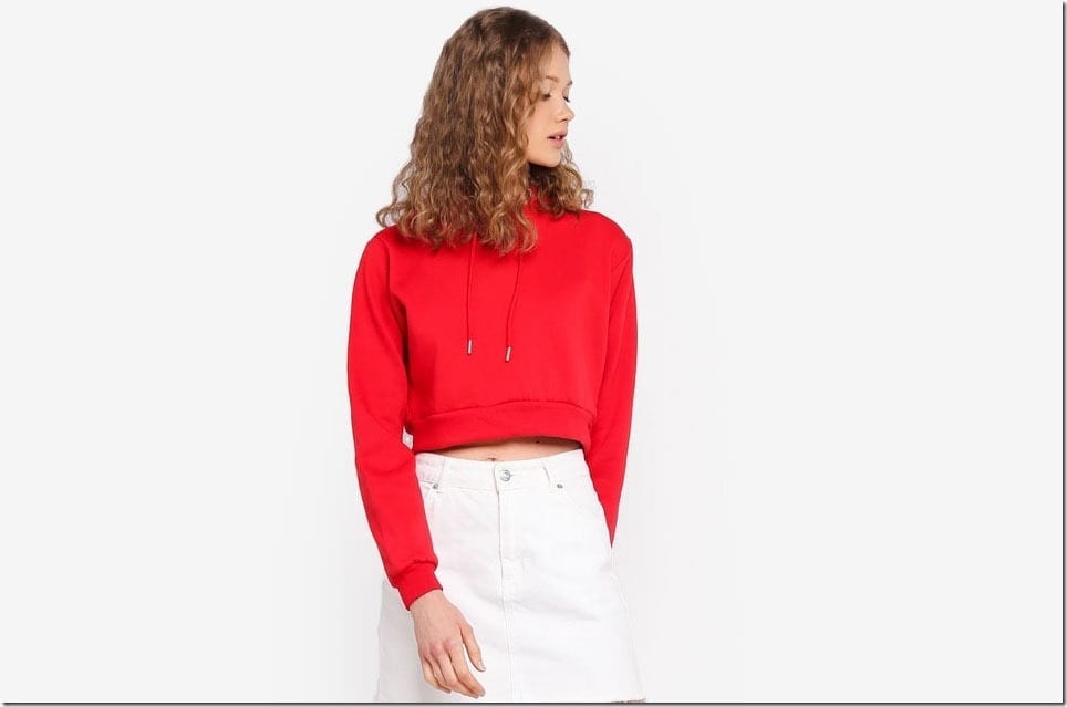 A Cropped Hoodie Style For All Your High Waisted Bottomwear