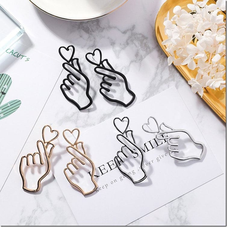 korean-finger-heart-earrings