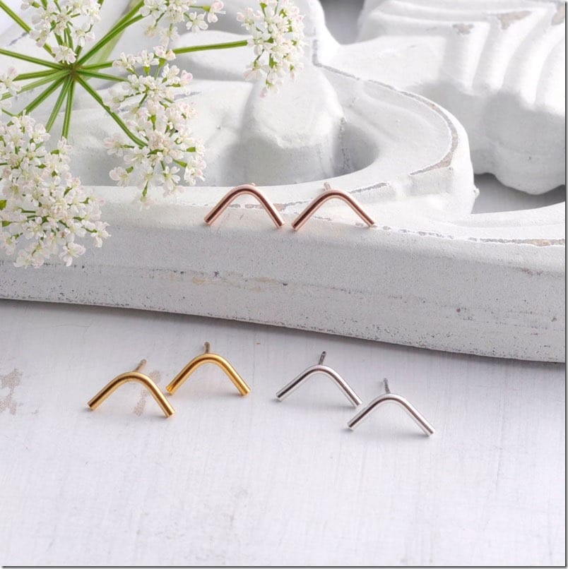 curved-line-stud-earrings