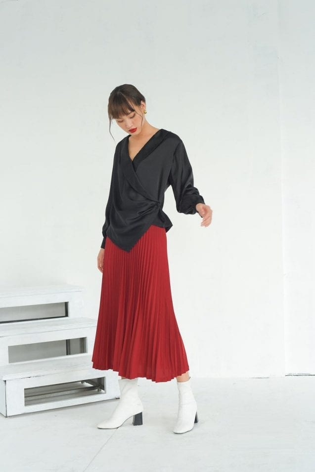 Red pleated midi silk flared skirt