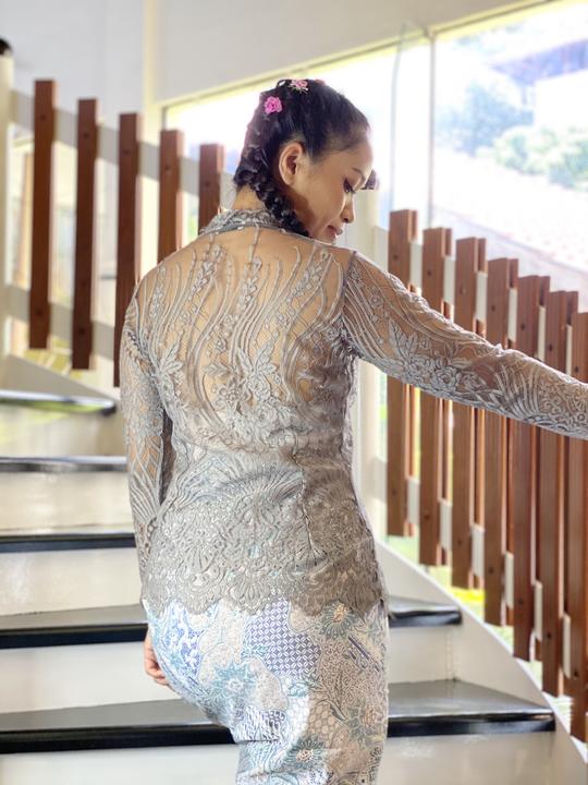 Grey lace Balinese kebaya top