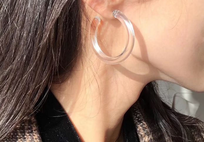 clear hoop earrings // UAQUEEN