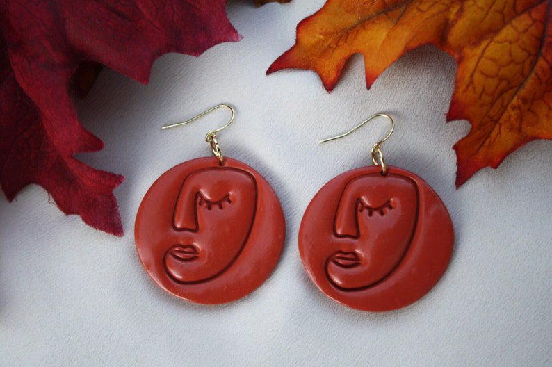 abstract face terracotta earrings // CopperFlareClay