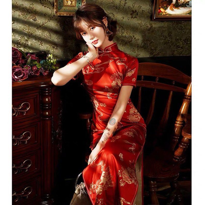 red chinese qipao dress // QipaoMood