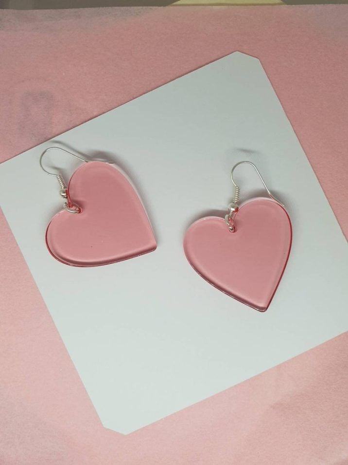 see through pink heart earrings // ResinAdventures