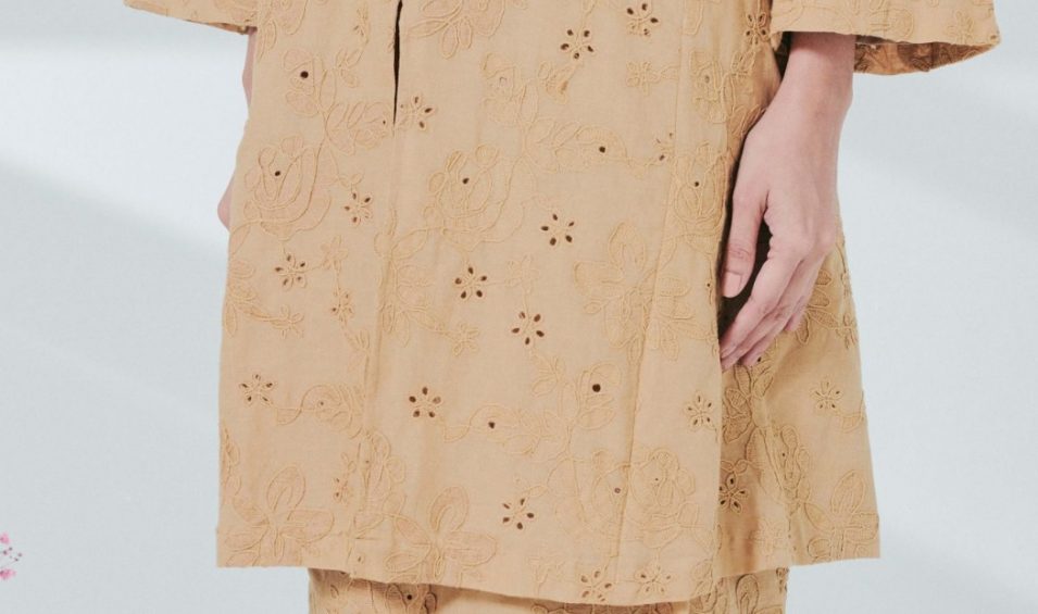 embroidered kebaya with eyelet details