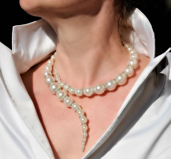 ivory faux pearl open style necklace