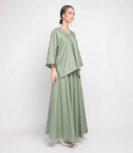 v-neck kaftan two piece with flared skirt