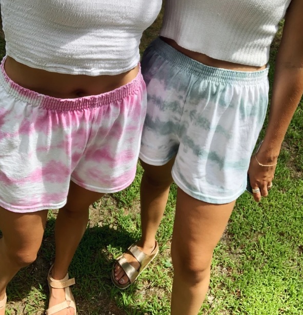 personalized tie dye shorts // CraftyLinded