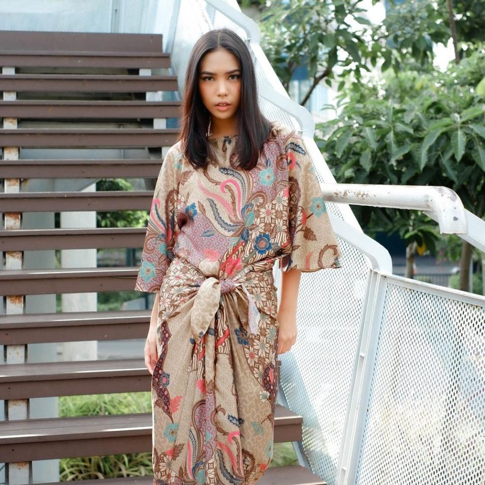 Bohemian Eid 2022 ~ Wrap Pareo In Satin Kaftan Dresses