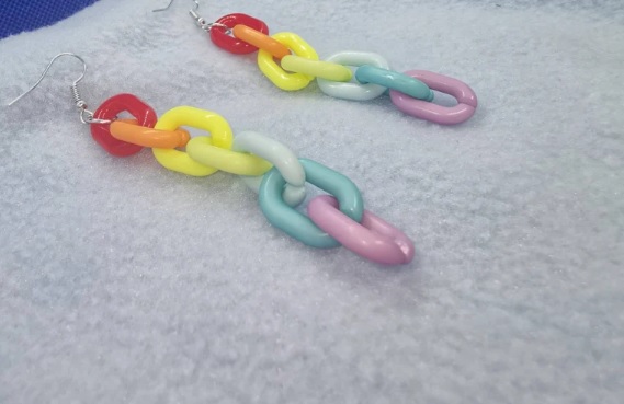 colorful rainbow chain dangle earrings // ItsyBitsydesignsDE