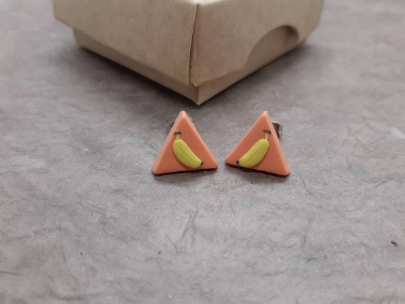 banana on triangle clay earrings // Nunoom