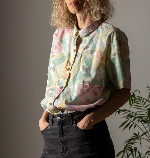 pre-2000s vintage pastel floral collared shirt // UseMeAgainShop