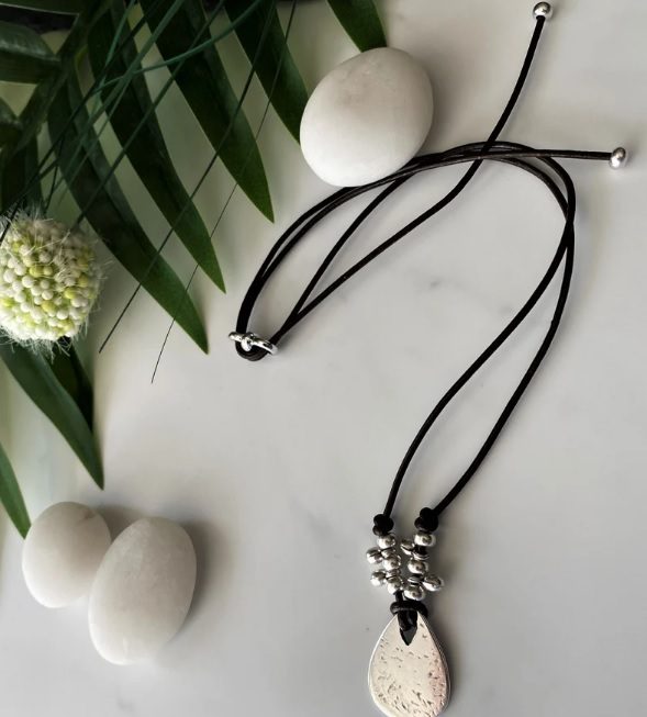 adjustable cord pendant necklace // AnAngelsHug
