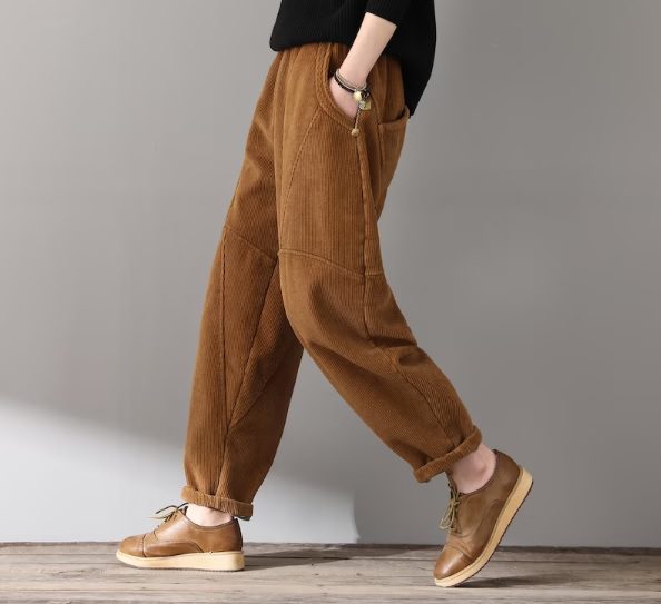 loose corduroy pants for cold weather // Ylistyle