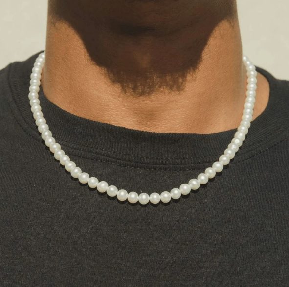 The Best Pearl Necklaces for Men in 2023 - How to Wear the Pearl Necklace  Trend