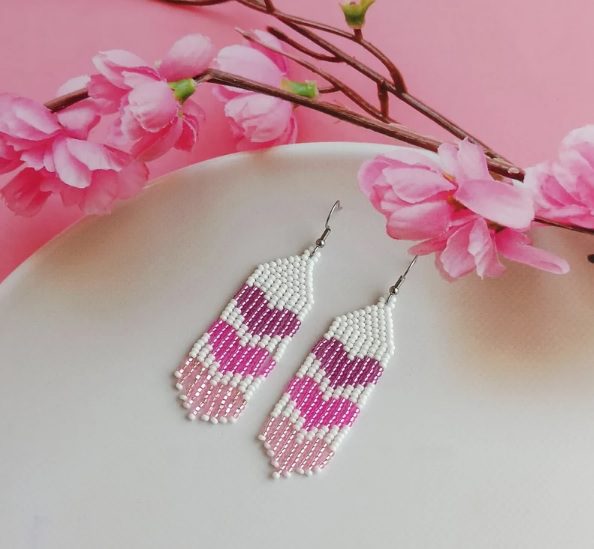 dangly beaded heart earrings // SuMeliArtStudio