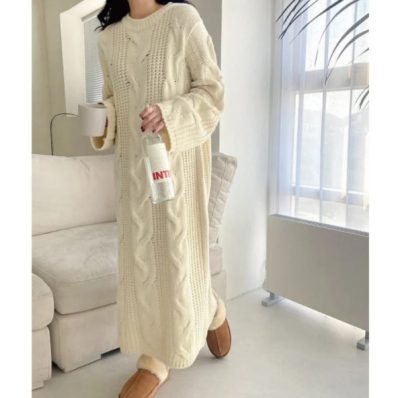 cable knit loose fit sweater dress // KnitdotCo