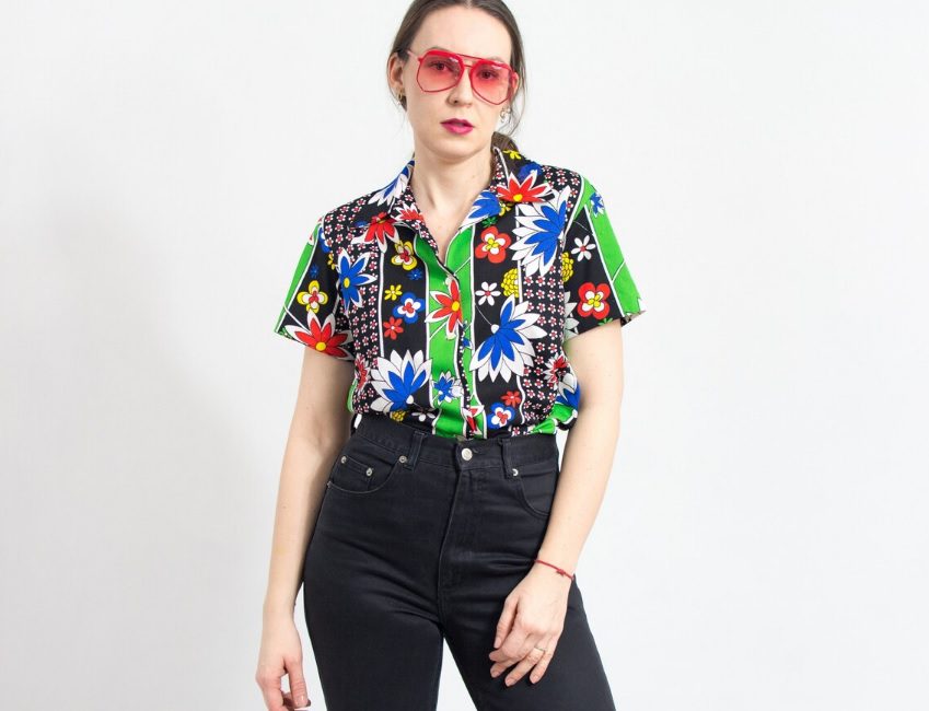 70s vintage vibrant floral shirt // VestiumConcept