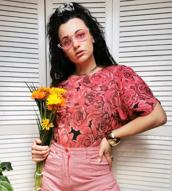 Why Vintage Summer Floral Tops Are HAPPENING Right Now?