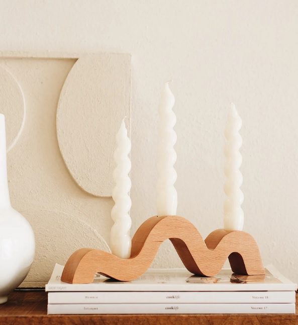 wavy wooden nordic style candle holder // beigetr