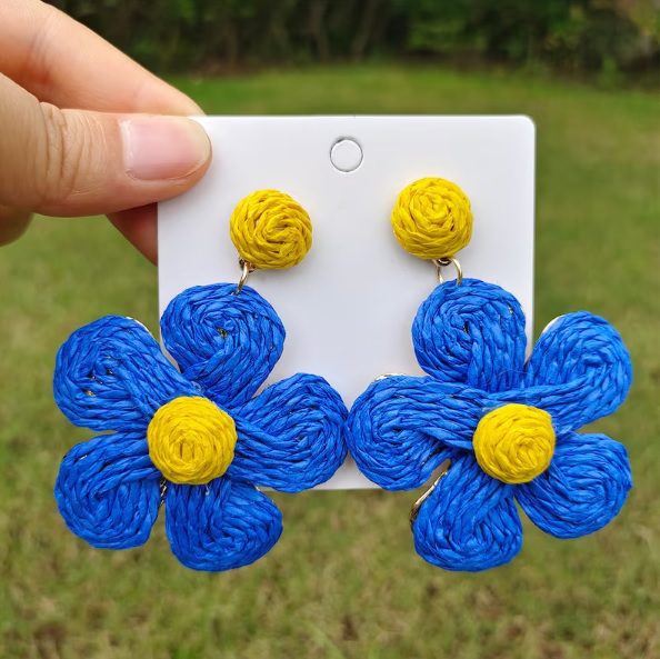 boho flower summer raffia earrings // QianCraftKit