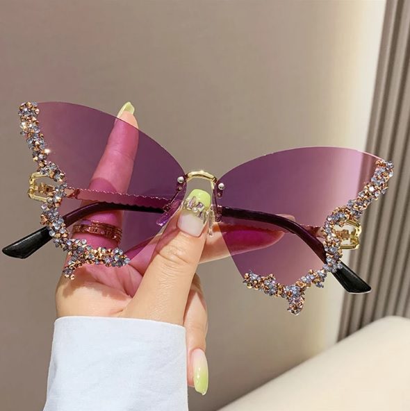 stylish embellished butterfly sunnies // LikaADollStore