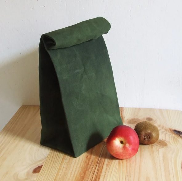 army green waxed canvas lunch bag // pverbenero
