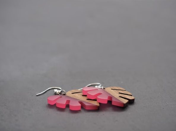 wood + resin monstera leaf earrings // DaintyandDear