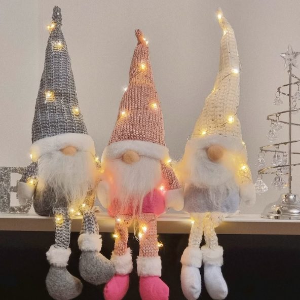 knitted gnome christmas home decor // DeVinityDecor